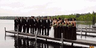 水上婚礼，新郎新娘一定后悔的！